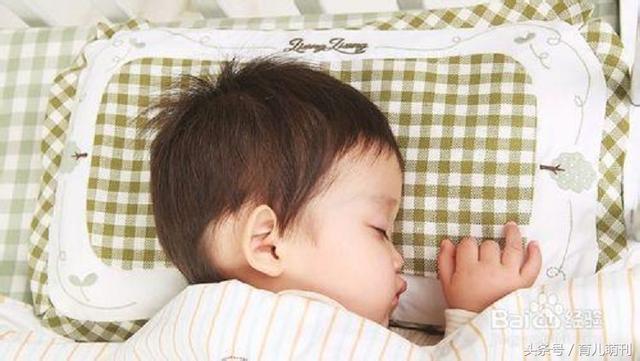 如何给宝宝选择适合的枕头