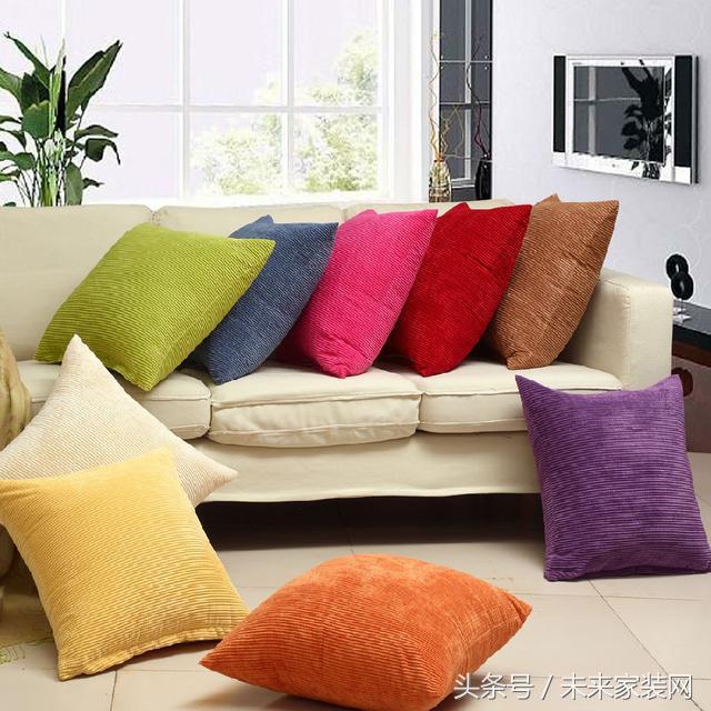 沙发靠垫抱枕选择搭配技巧，营造出温馨舒适的家居氛围！